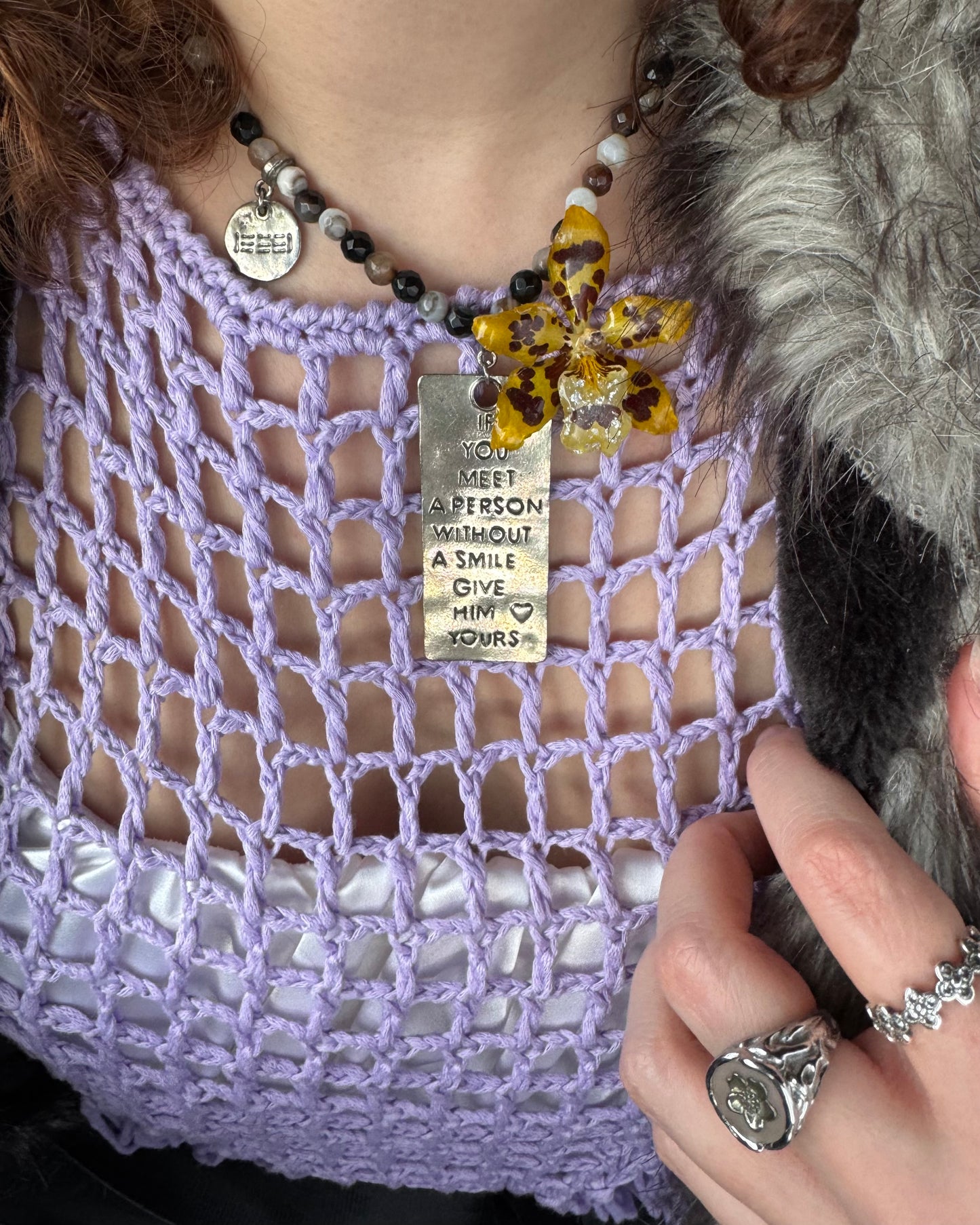 Collier orchidée jaune