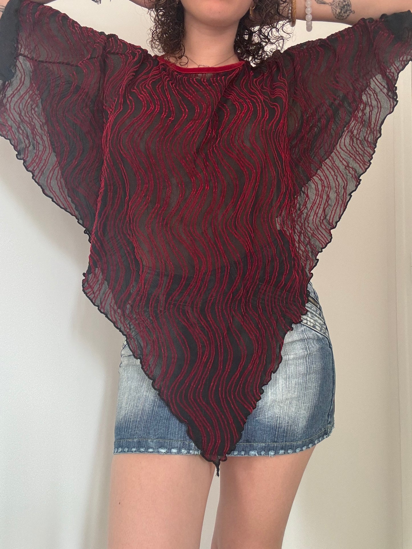 Poncho rouge et noir | taille unique