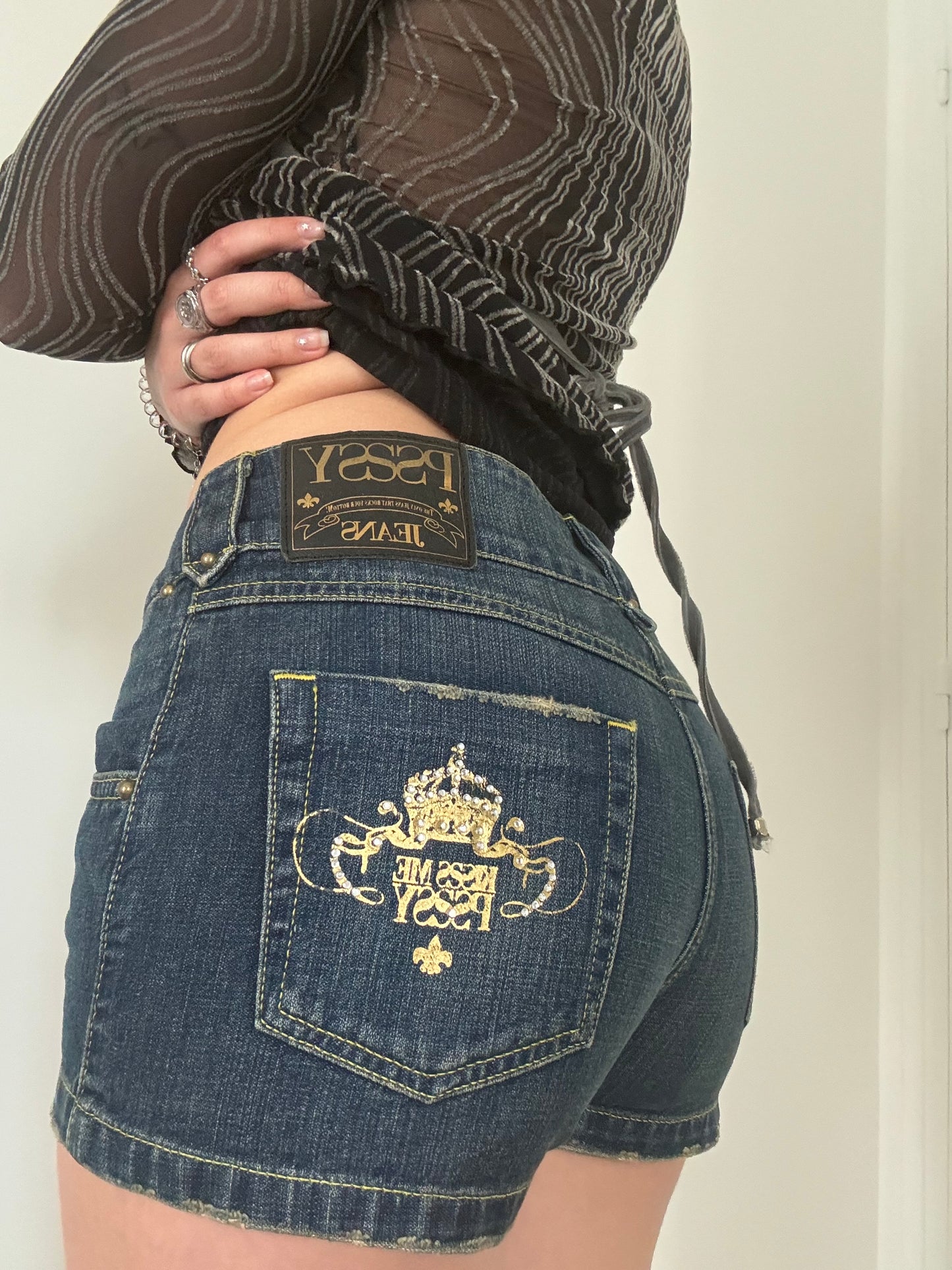 Short | M