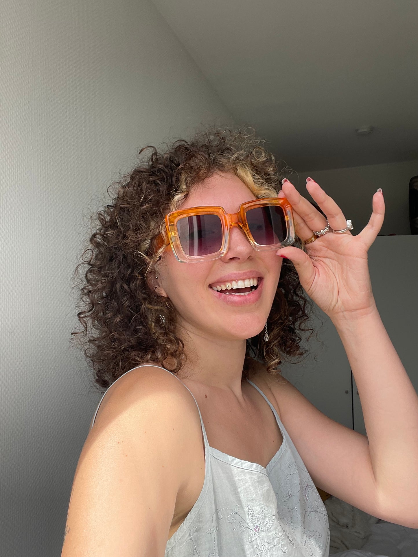 Lunette de soleil orange