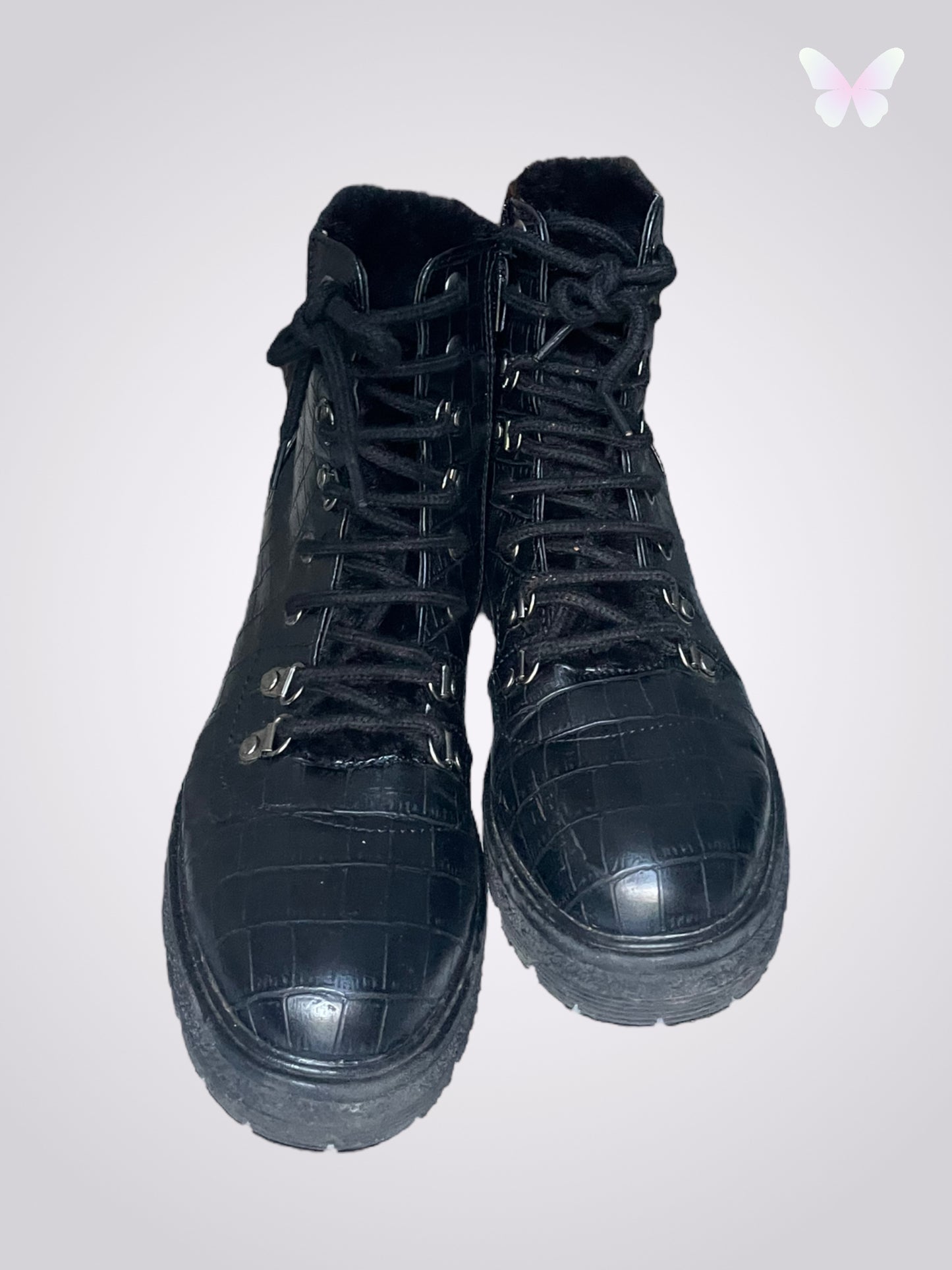 Fur-lined boots | 40