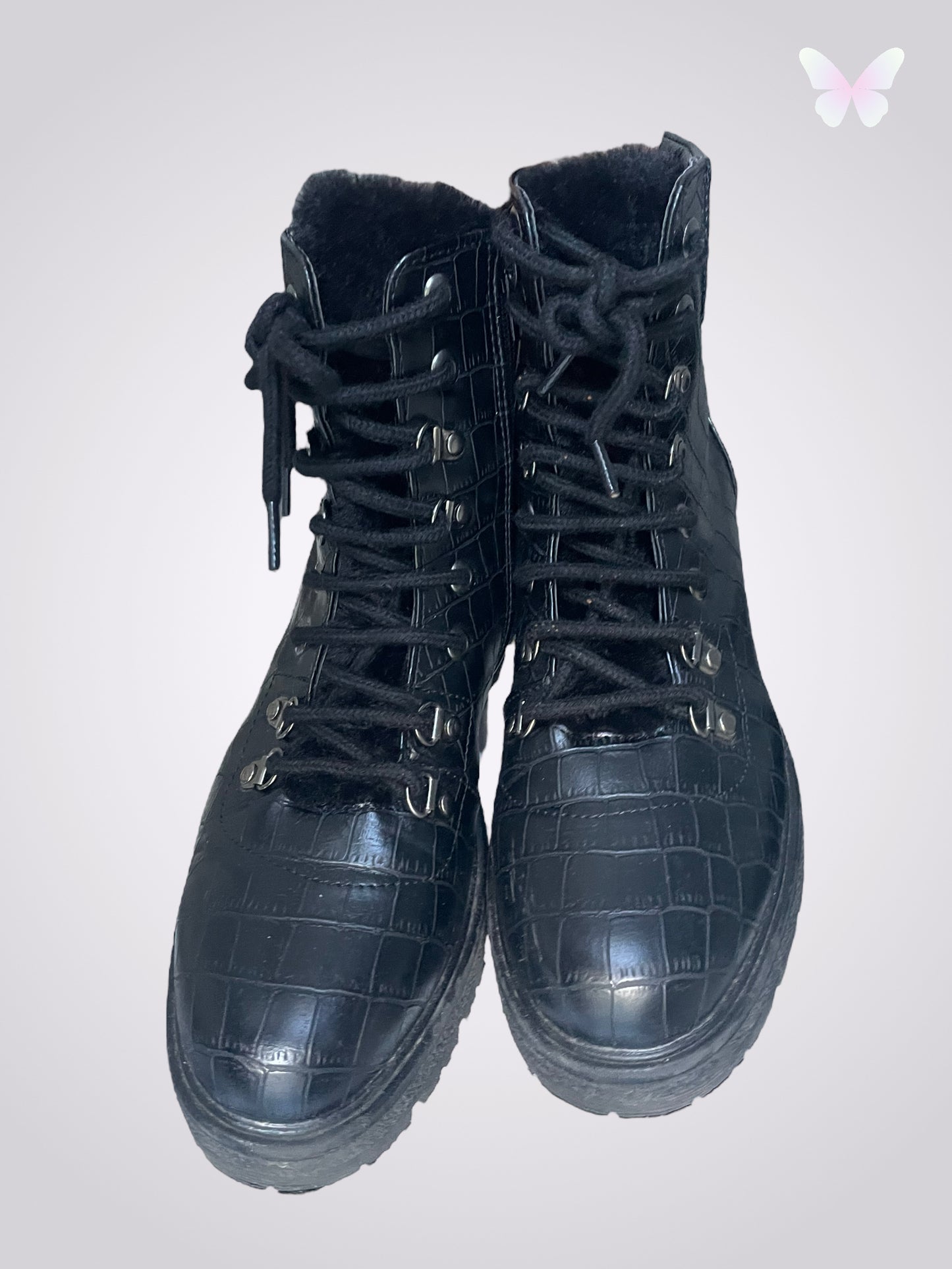Fur-lined boots | 40