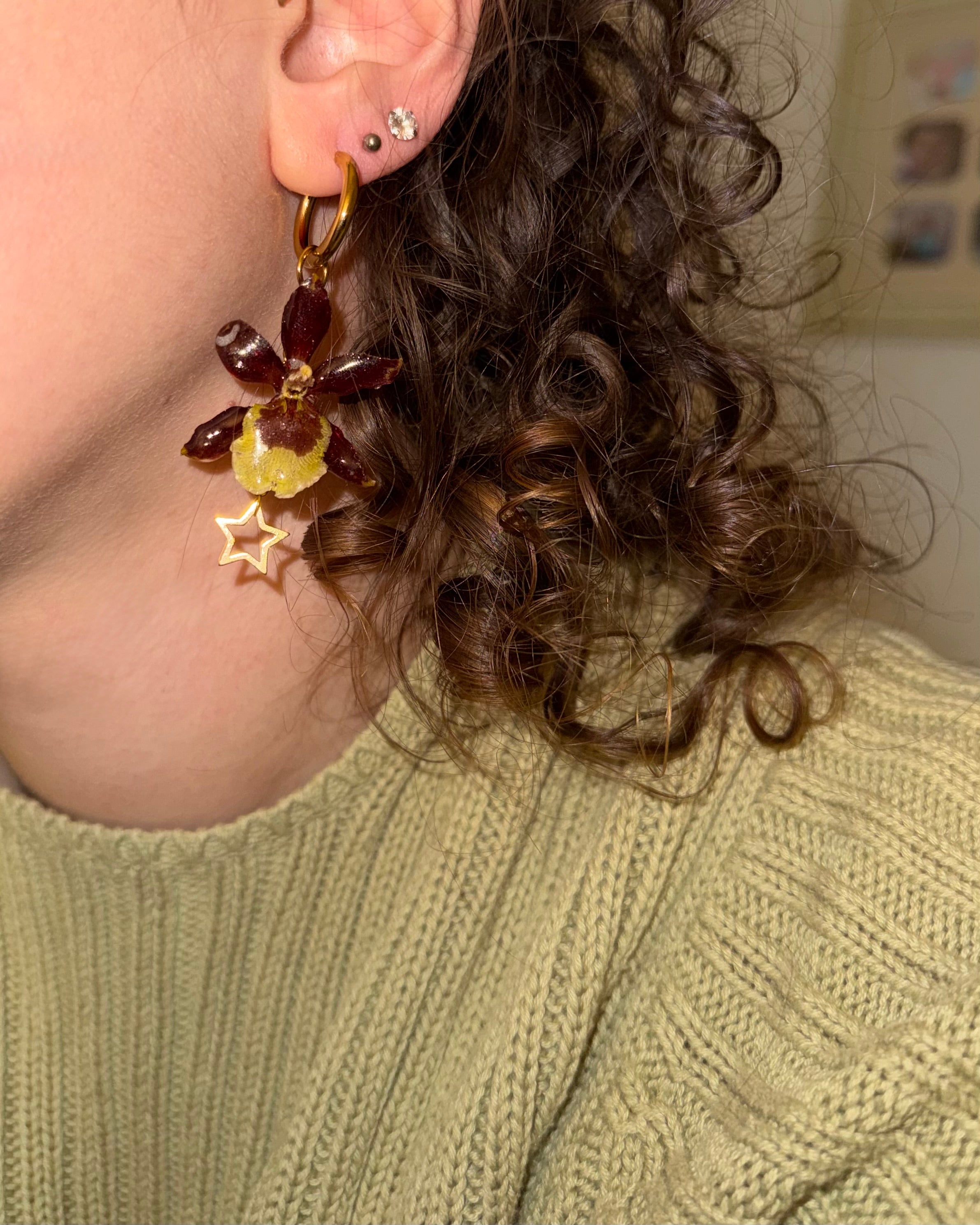 Lony orchid earring
