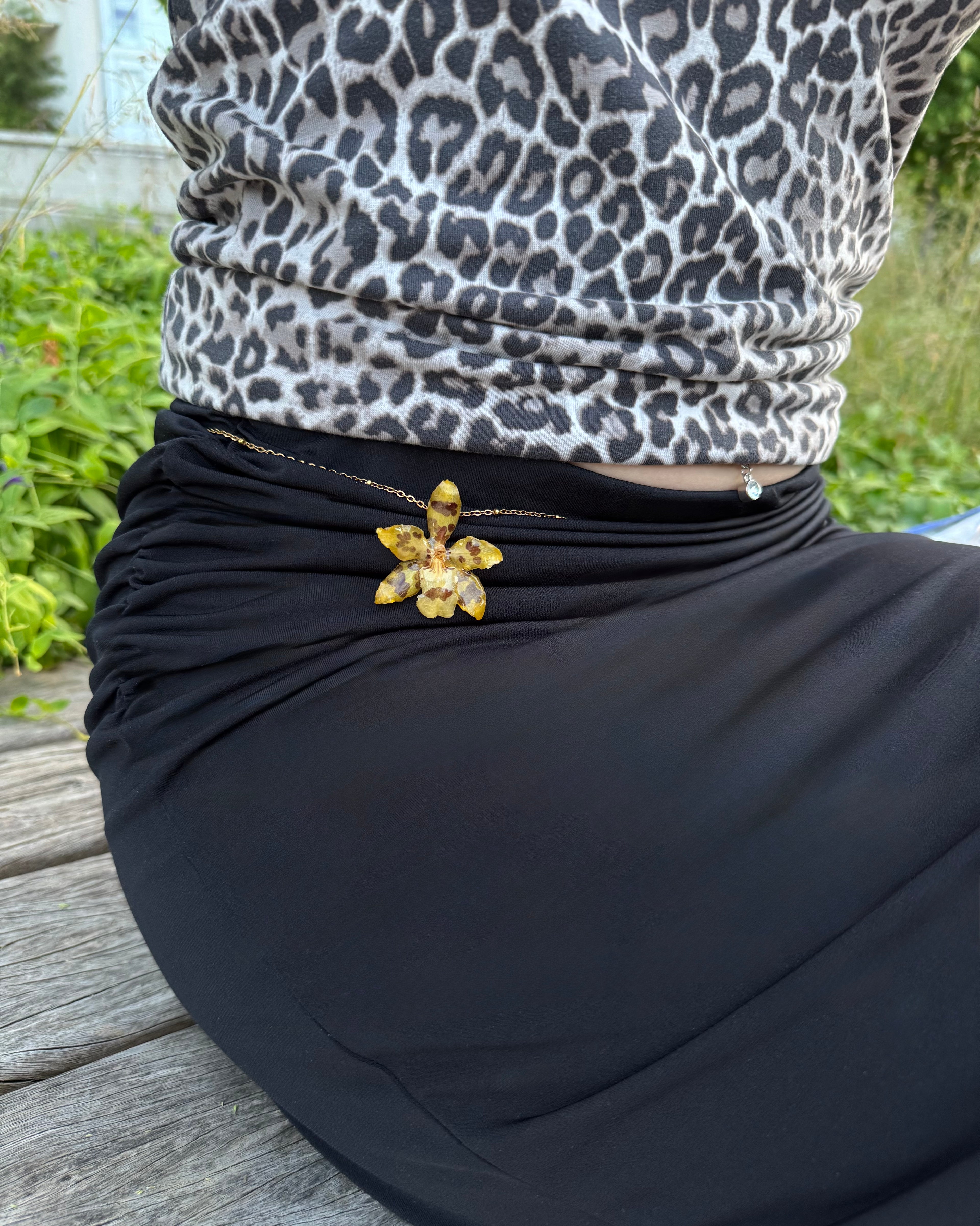 Yellow oncidium belly chain