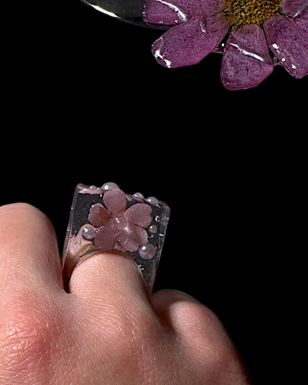 Mini pink flower ring