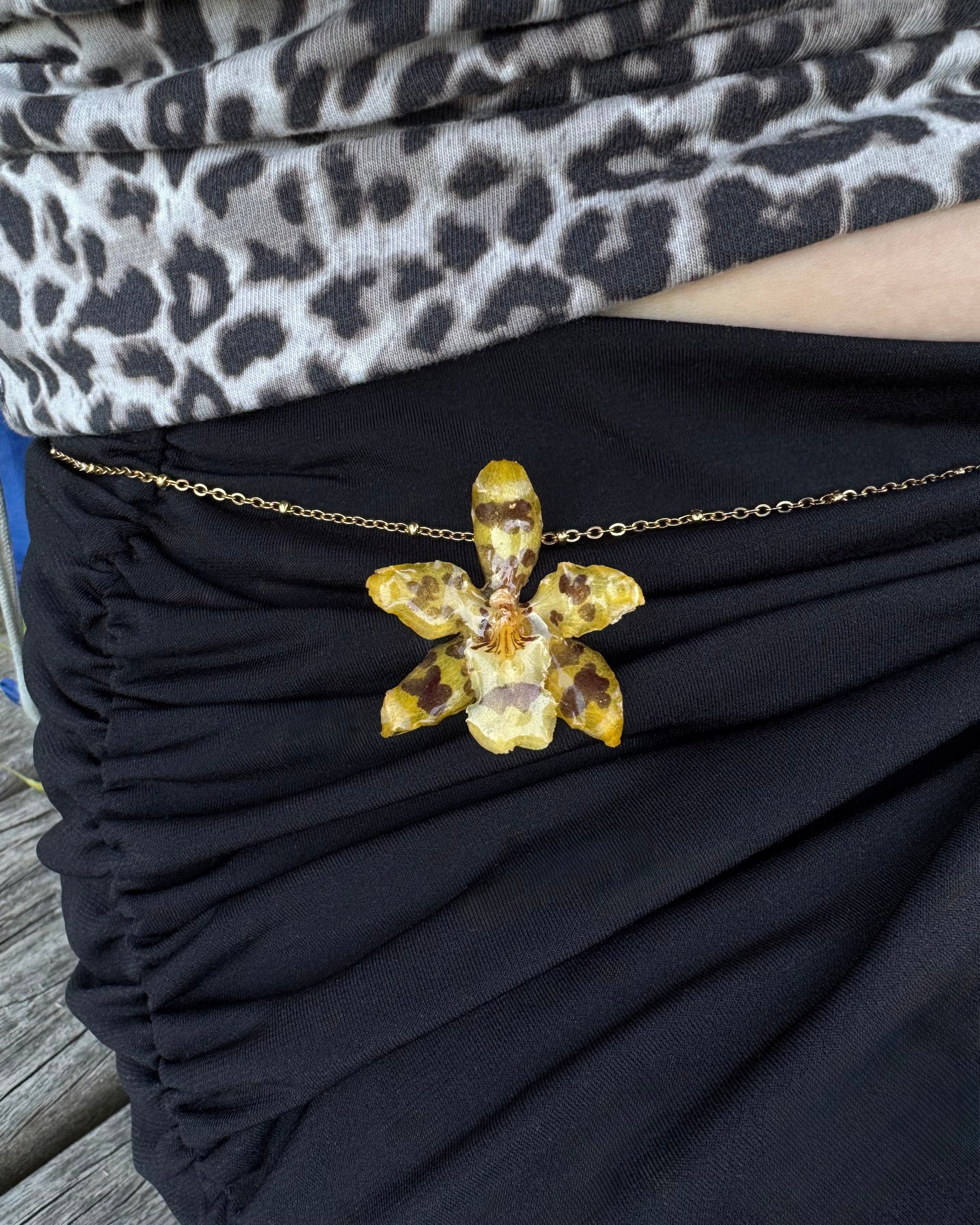 Yellow oncidium belly chain