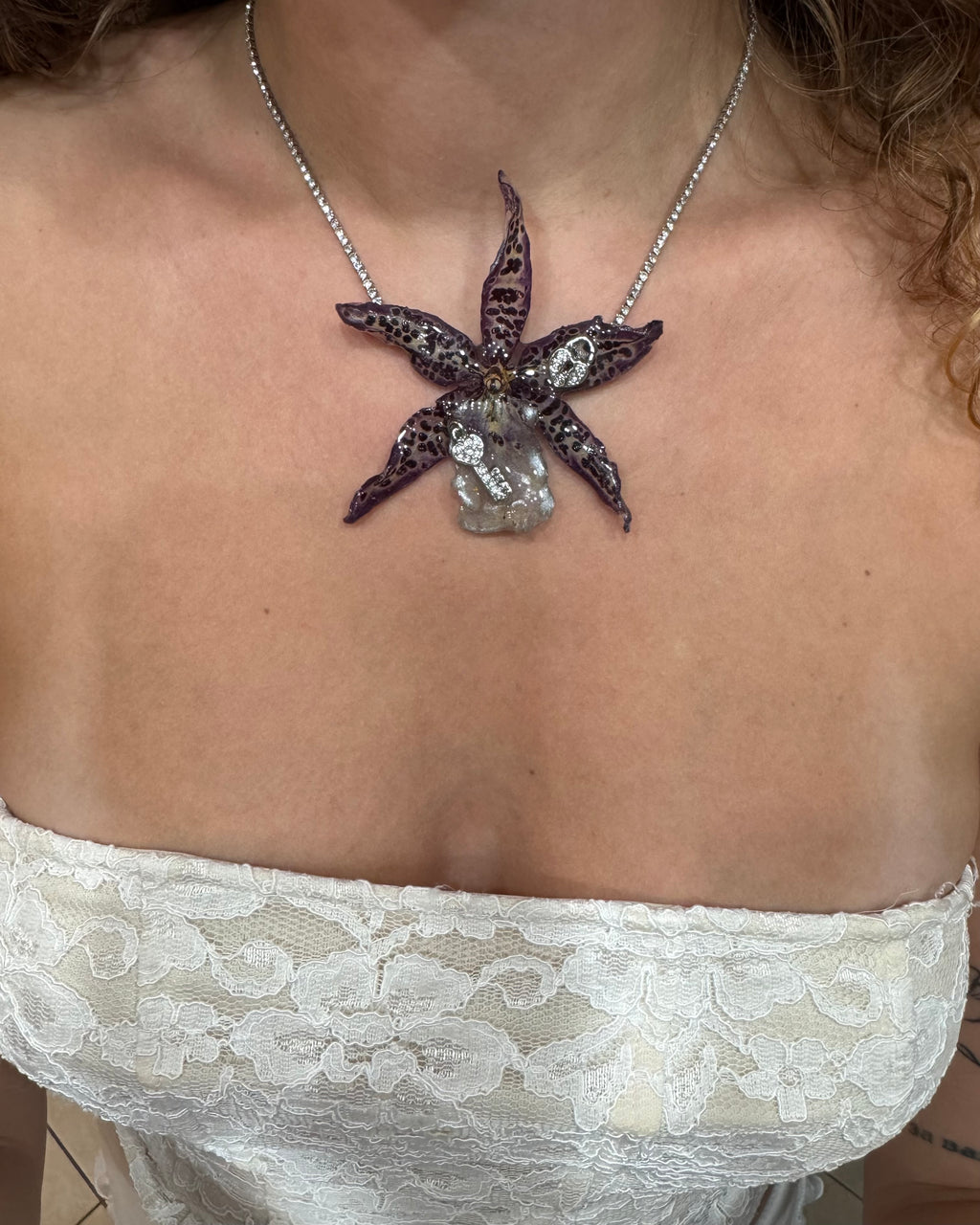 Dunkelbraunes Leopardenmuster Brassia