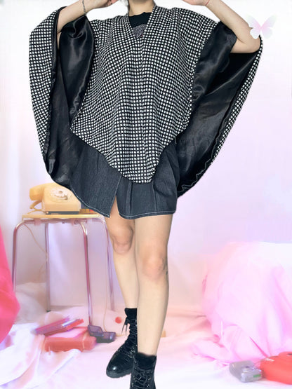 Poncho B&W l T unique